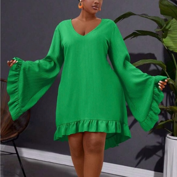 Dresses & Skirts - Green Ruffled Tiered Bell Sleeve V-Neck Dress